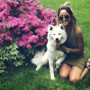 Meet your Posher, Steph